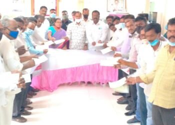 మల్లాపూర్ లో బోనాల పండుగ నిధుల చెక్కులు పంపిణీ