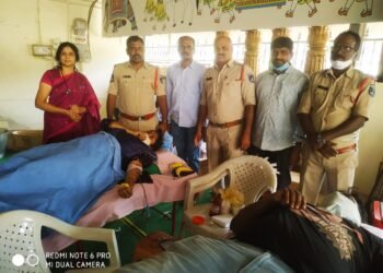 రక్తదానంపై అపోహలు వద్దు- సిఐ సైదులు