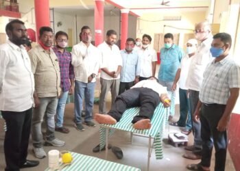 రక్తదాన శిబిరాన్ని ప్రారంభించిన నల్ల మనోహర్ రెడ్డి