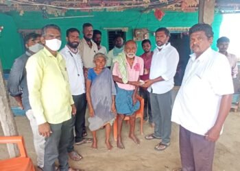 మృతుల కుటుంబాలను పరామర్శించిన నల్ల