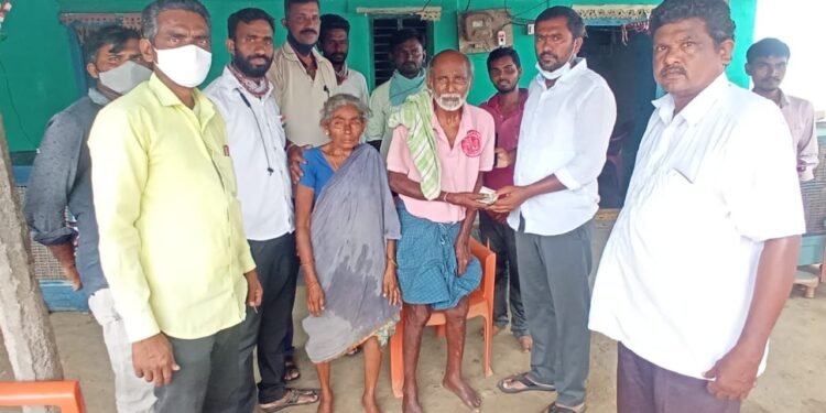 మృతుల కుటుంబాలను పరామర్శించిన నల్ల