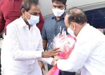 ఢిల్లీ పర్యటన ముగించుకుని హైదరాబాద్ చేరుకున్న కేసీఆర్