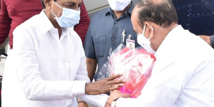 ఢిల్లీ పర్యటన ముగించుకుని హైదరాబాద్ చేరుకున్న కేసీఆర్
