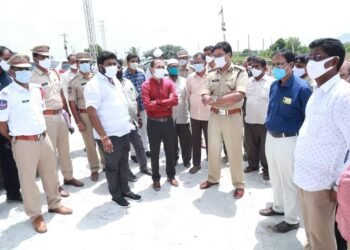 నిమజ్జన ఏర్పాట్లు పరిశీలించిన కలెక్టర్, డిఐజి రంగనాధ్
