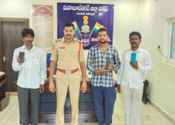 మీ ఫోన్ పోయిందా భాదపడకండి.. మేమున్నాం అంటున్న బాలానగర్ పోలీసులు