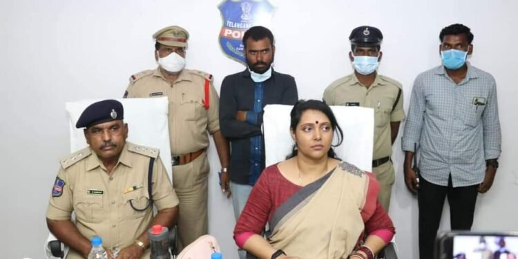 చిన్నారులను వేధిస్తే ఎవ్వడైనా వదిలే ప్రసక్తే లేదు- చందనా దీప్తి