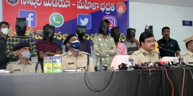 అయిదుగురు సభ్యుల గంజాయి ముఠా అరెస్ట్- డిఐజి రంగనాధ్