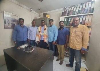 పరిటాల యూత్ అసోసియేషన్ సభ్యుడు పావులూరి సుబ్బారావు జన్మదిన వేడుకలు.