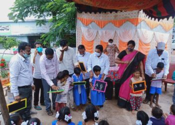 ప్రభుత్వ పాఠశాలకు జర్మనీయుల సహాయం