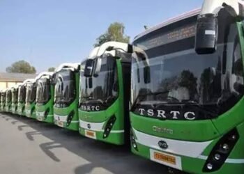 TSRTC మళ్ళీ ఆర్థికంగా నష్టాల్లో కూరుకుపోవడం బాధాకరం-కేసీఆర్