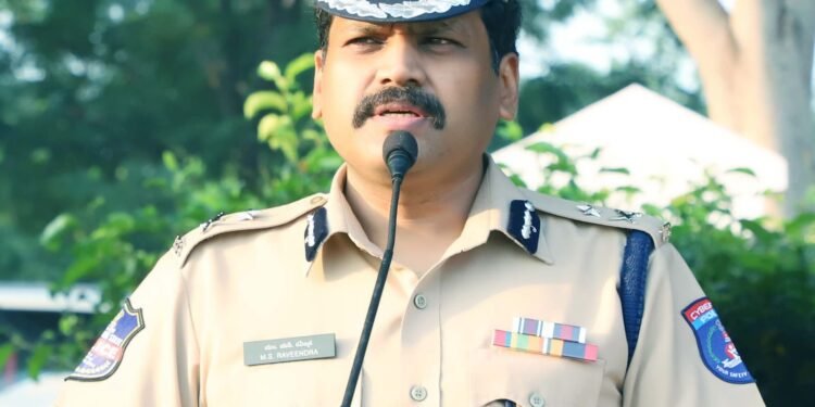 అవినీతిపై సైబరాబాద్ పోలీస్ కమిషనర్ స్టీఫెన్ రవీంద్ర ఉక్కుపాదం