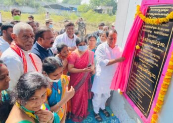 మంచిర్యాలలో 58 లక్షల వ్యయంతో సఖి భవనాన్ని ప్రారంభించిన మంత్రి ఇంద్రకరణ్ రెడ్డి