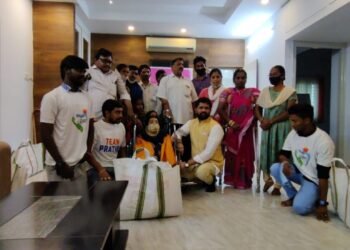 దివ్యంగులకు ఆసరా విల్ చైర్ నిత్యావసర సరుకులు అందచేసిన //బీసీ దళ్ జాతీయ అధ్యక్షుడు దుండ్రా కుమారస్వామి
