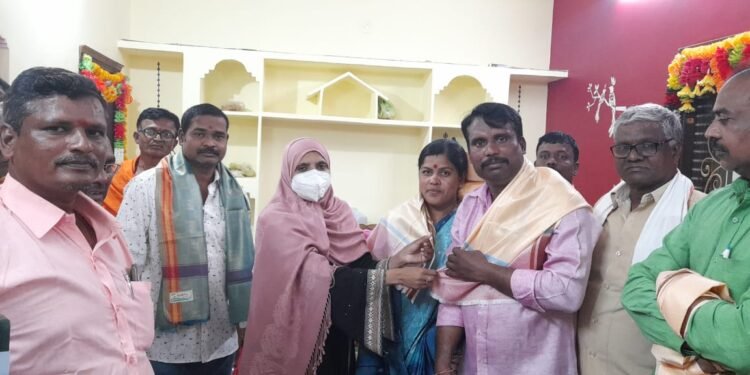 నూతన గృహ ప్రవేశానికి హాజరైన.. కార్పొరేటర్ గౌసుద్ధిన్