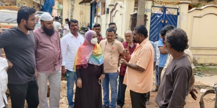 భూగర్భ డ్రైనేజి పనుల పరియవేక్షణ.. కార్పొరేటర్ సభీయ గౌసుద్దీన్.