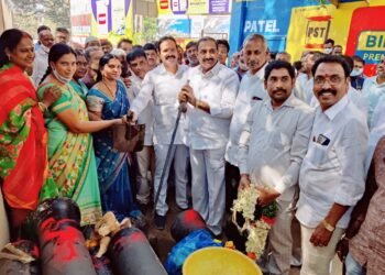 మిషన్ భగీరథ ద్వారా ప్రతి ఇంటికి స్వచ్ఛమైన త్రాగునీరు.. ఆరికపుడి గాంధీ