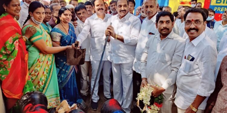 మిషన్ భగీరథ ద్వారా ప్రతి ఇంటికి స్వచ్ఛమైన త్రాగునీరు.. ఆరికపుడి గాంధీ