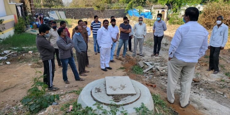 శ్రీరామ్ నగర్ B-బ్లాక్ లో కమిటీ హల్, సీసీ కెమెరాలు ఏర్పాటు దిశగా కార్పొరేటర్ రాగం నాగేందర్ యాదవ్ .