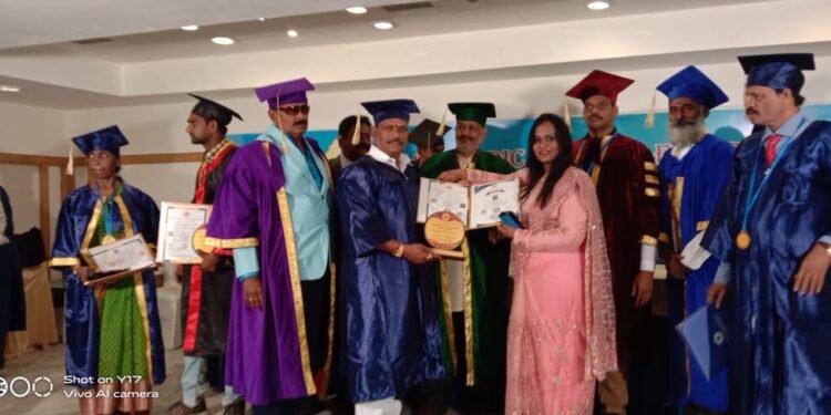 మండువ మధుసూదన్ శర్మ కు గౌరవ డాక్టరేట్ ప్రదానం