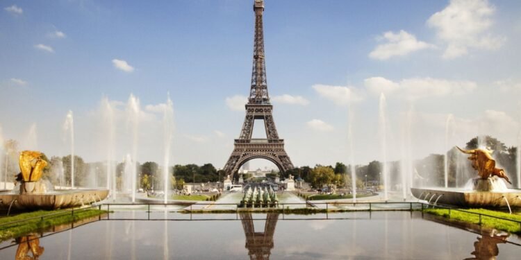 eiffel tower height
