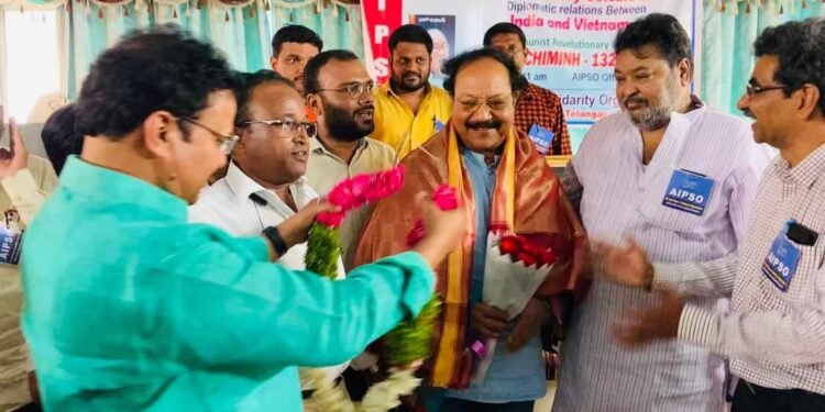 ఆమ్ ఆద్మీ పార్టీ రాష్ట్ర నేత డాక్టర్ దిడ్డి సుధాకర్ కు పలువురు సన్మానం