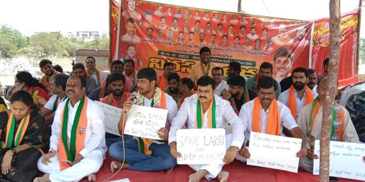 ఎల్లమ్మ చెరువు వద్ద చెరువు ల సుందరీకరణ చేయాలి -మొవ్వా సత్యనారాయణ
