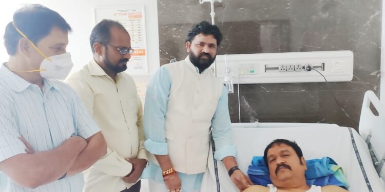 బిజెపి మైనార్టీ నేత తీవ్ర అస్వస్థతకు గురి యశోదా లో చికిత్స.