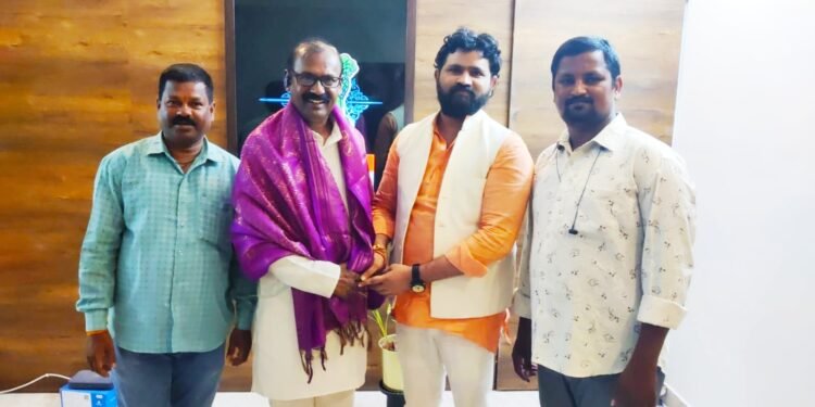 మండల్ మహోద్యమం, బీసీల మార్పు కోసం చర్చించిన బీసీ దళ్ అధ్యక్షుడుకుమారస్వామి మరియు ప్రొఫెసర్ ప్రభంజన్ యాదవ్