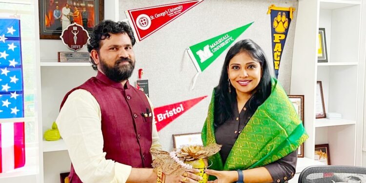 ఫౌంటెన్ హెడ్ గ్లోబల్ స్కూల్ అండ్ జూనియర్ కాలేజ్ ఫౌండర్ అండ్ చైర్మన్ మేఘన ముసునూరికి అత్యుత్తమ గ్లోబల్ టీచర్ అవార్డ్ -సన్మానించిన దుండ్ర కుమారస్వామి