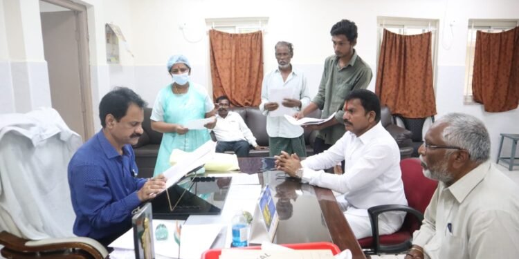 పరమేష్ కు అండగా నిలిచిన కార్పొరేటర్ మెట్టు కుమార్ యాదవ్….