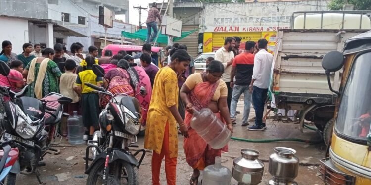 రాజీవ్ గృహకల్పలో తీరని నీటి సమస్య