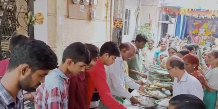 జై గణేష్ యూత్ అసోసియేషన్ ఆధ్వర్యంలో అన్నదాన కార్యక్రమం