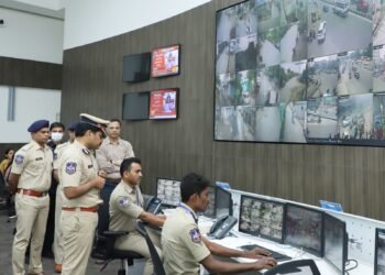 డ్రోన్లతో కమాండ్ కంట్రోల్ సెంటర్ కు అనుసంధానం సీపీ స్టీఫెన్ రవీంద్ర..