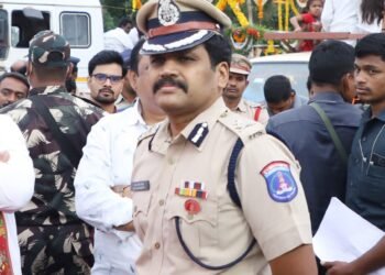అందరి సహకారంతో ప్రశాంతంగా నిమజ్జనం: సైబరాబాద్ సీపీ స్టీఫెన్ రవీంద్ర