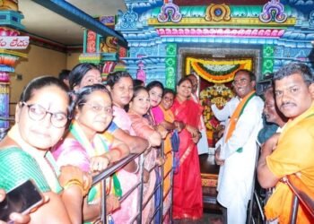 శ్రీ చిత్తరమ్మ దేవాలయం లో పూజలు నిర్వహించిన గజ్జల యోగానంద్