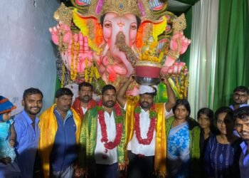 కొండాపూర్ లో గణపతి లడ్డు 2.65వేలకి కైవసం చేసుకున్న ముక్కెర రమేశ్