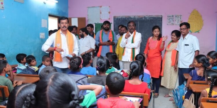 కనీస వసతుల కల్పన కై పోరాడుదాం..భాజపా నేత గజ్జల యోగానంద్..