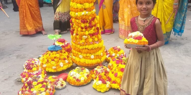 అక్షయ ఫౌండేషన్ లో ఘనంగా బతుకమ్మ సంబరాలు…