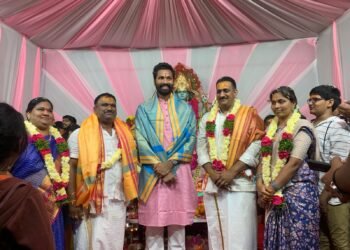 దేవి నవరాత్రి ఉత్సవాల్లో పాల్గొన్న బీజేవైఎం రాష్ట్ర కోశాధికారి రఘునాథ్ యాదవ్