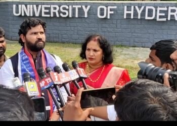 విద్యార్థుల అండతో కేంద్ర ప్రభుత్వానికి చెమటలు పట్టిస్తాం: జాతీయ బీసీ దళ్ అధ్యక్షులు దుండ్ర కుమారస్వామి