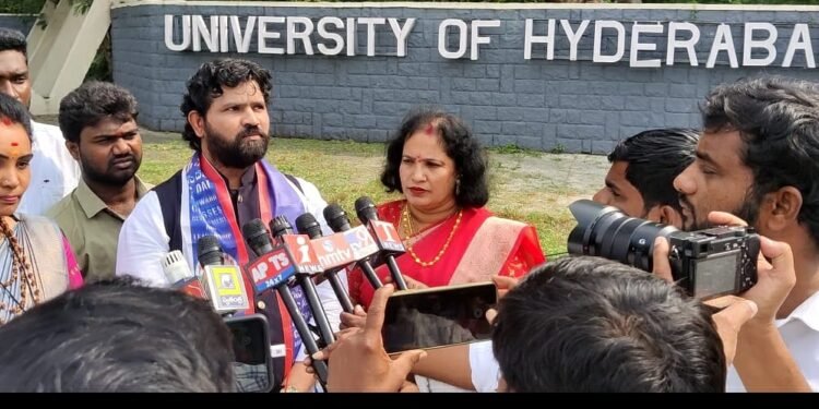 విద్యార్థుల అండతో కేంద్ర ప్రభుత్వానికి చెమటలు పట్టిస్తాం: జాతీయ బీసీ దళ్ అధ్యక్షులు దుండ్ర కుమారస్వామి