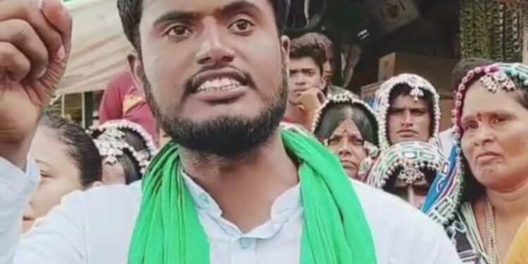 సీఎం కేసిఆర్ పై యస్ సి, యస్ టీ అట్రాసిటీ కేసు పిర్యాదు చేస్తాం.. అశోక్ రాథోడ్