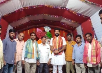 అన్నదాన కార్యక్రమంలో రఘునాథ్ యాదవ్