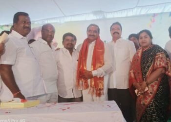 ఎమ్మెల్యే గాంధీ కి జన్మదిన శభాకాంక్షలు తెలిపిన..పూజిత, జగదీశ్ గౌడ్