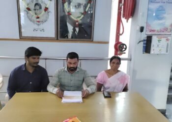 దరఖాస్తుల సేకరణకు ప్రత్యేక డెస్క్ ఏర్పాటు