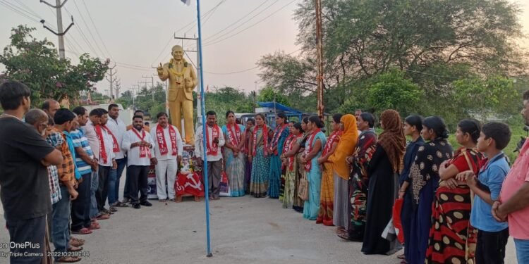 ఎంసీపీఐయు ఆధ్వర్యంలో కామ్రేడ్ మద్ది కాయల ఓంకార్ 14వ వర్ధంతి