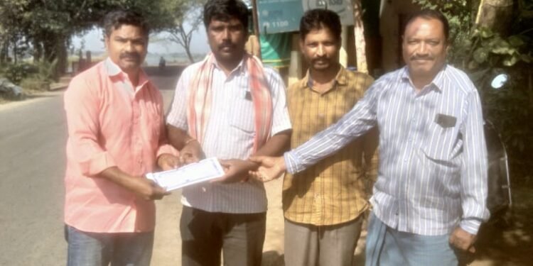 శ్రీ ఆంజనేయ స్వామి దేవాలయానికి 20,116 విరాళం అందజేసిన భూక్యా ధర్మ నాయక్