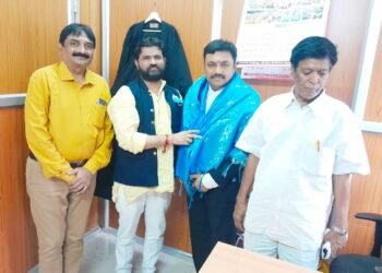 తెలంగాణ హైకోర్టు ప్రభుత్వ న్యాయవాదిగా నియమితులైన తీగల రాంప్రసాద్ గౌడ్ ను సన్మానించిన జాతీయ బీసీ దళ్ అధ్యక్షులు దుండ్ర కుమారస్వామి