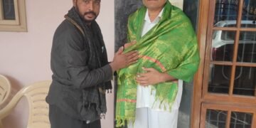 కన్వీనర్ ను సన్మానించిన వంశీకృష్ణ