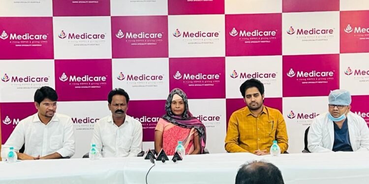 మెదడులో గ్లీయోబ్లాస్టోమ వ్యాధిని తొలగించిన మెడికేర్ హాస్పిటల్ వైద్యులు
